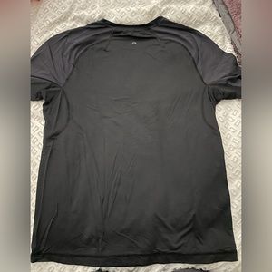 Lululemon Metal Vent Tech black and grey M shirt
